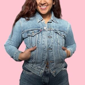 ✨levi’s original trucker jacket - light wash✨